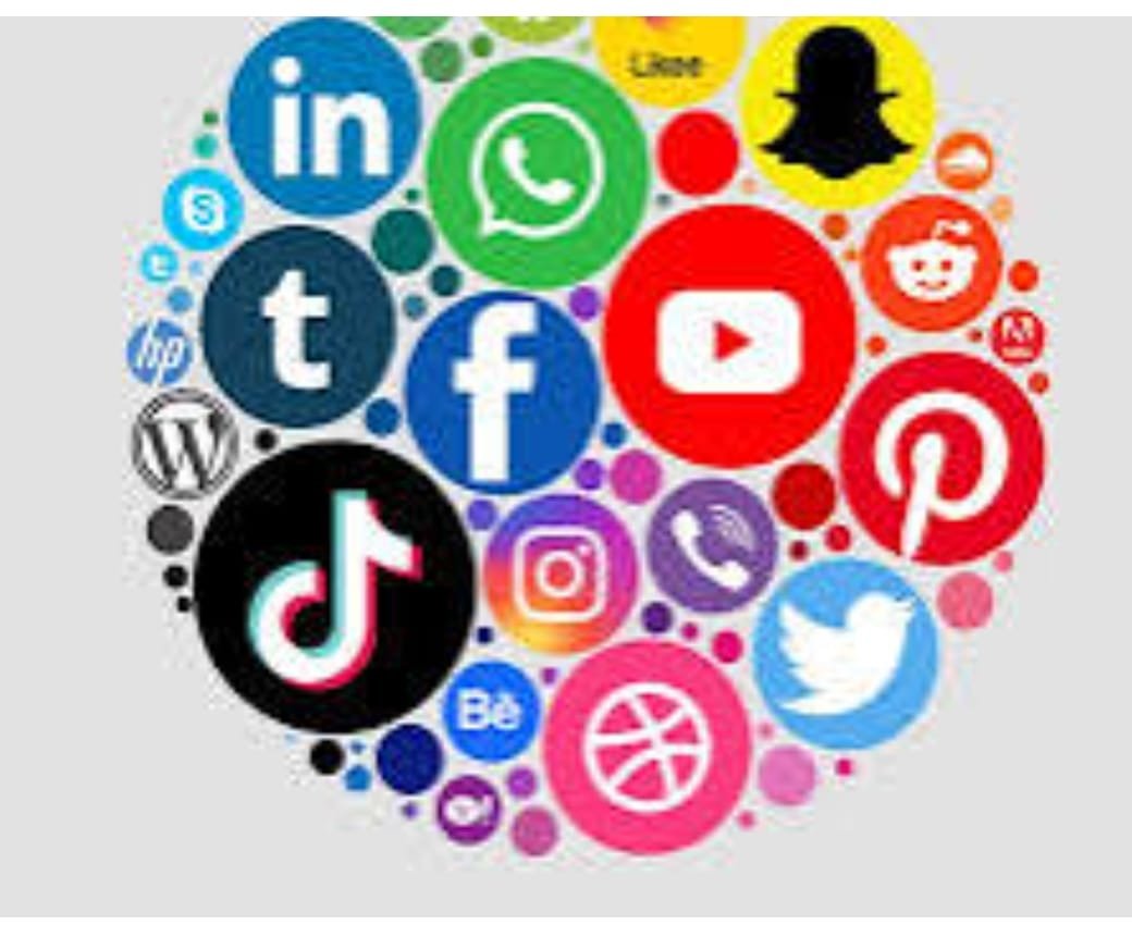 نرمين بهنسي: هل أصبحت السوشيال ميديا سجناً للروح؟