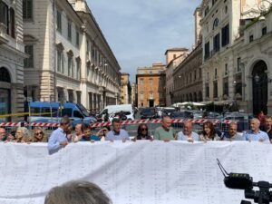 روما مظاهرة في لاتسيو ضد مذبحة صحفي غزة: 268 صحفيًا قُتلوا خلال 22 شهرًا