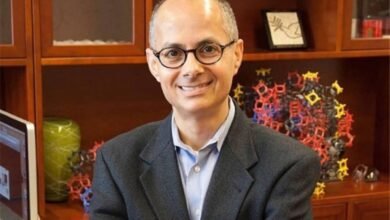 البروفيسور فؤاد عودة يهنيء العالم الأردني لفوزه على جائزة نوبل في الكيمياء