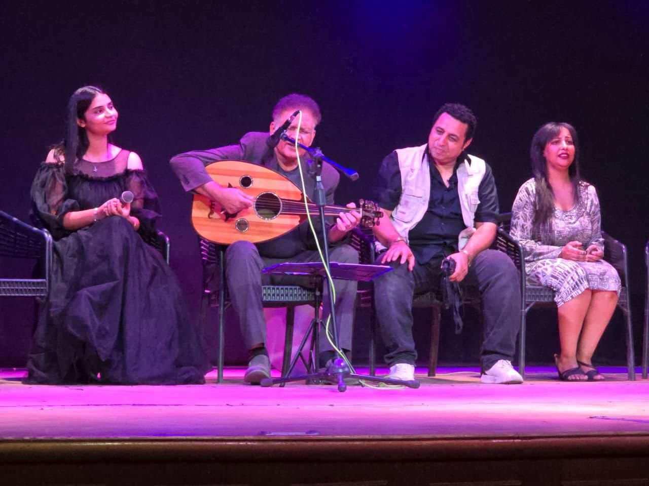 فرقة المسرح المصري تبهر جمهورها بمشهد من «وردة وبليغ» وعلاقته بإنتصارات أكتوبر